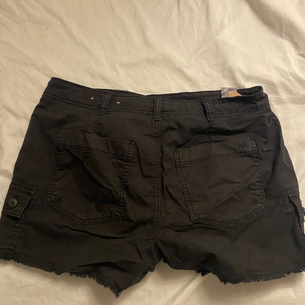 Never worn black American Eagle shorts size 8 - Picture 3 of 3